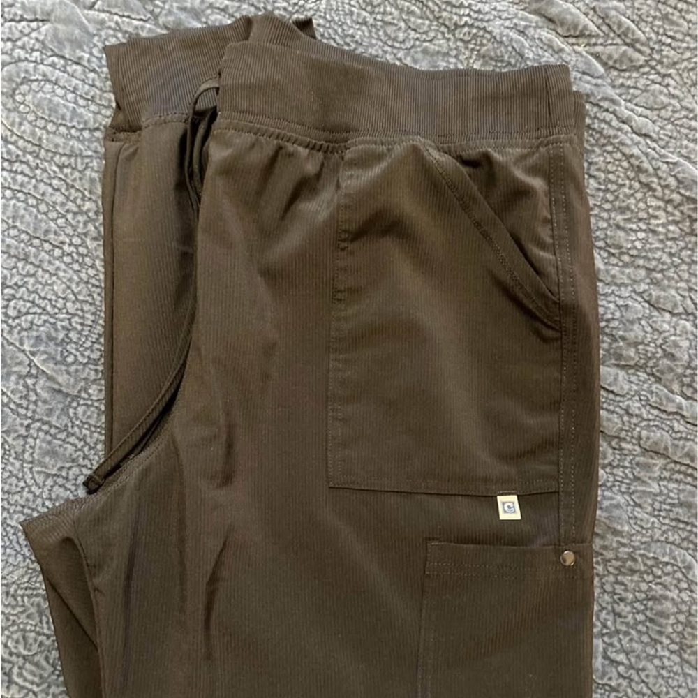 4 pairs of xl black scrub pants. Jogger style: healing hands, Cherokee, epic